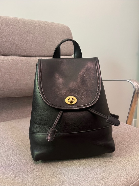 Coach Handbags - Authentic 90’s era Vintage Coach Daypack (style #9960) Made in Turkey, Black